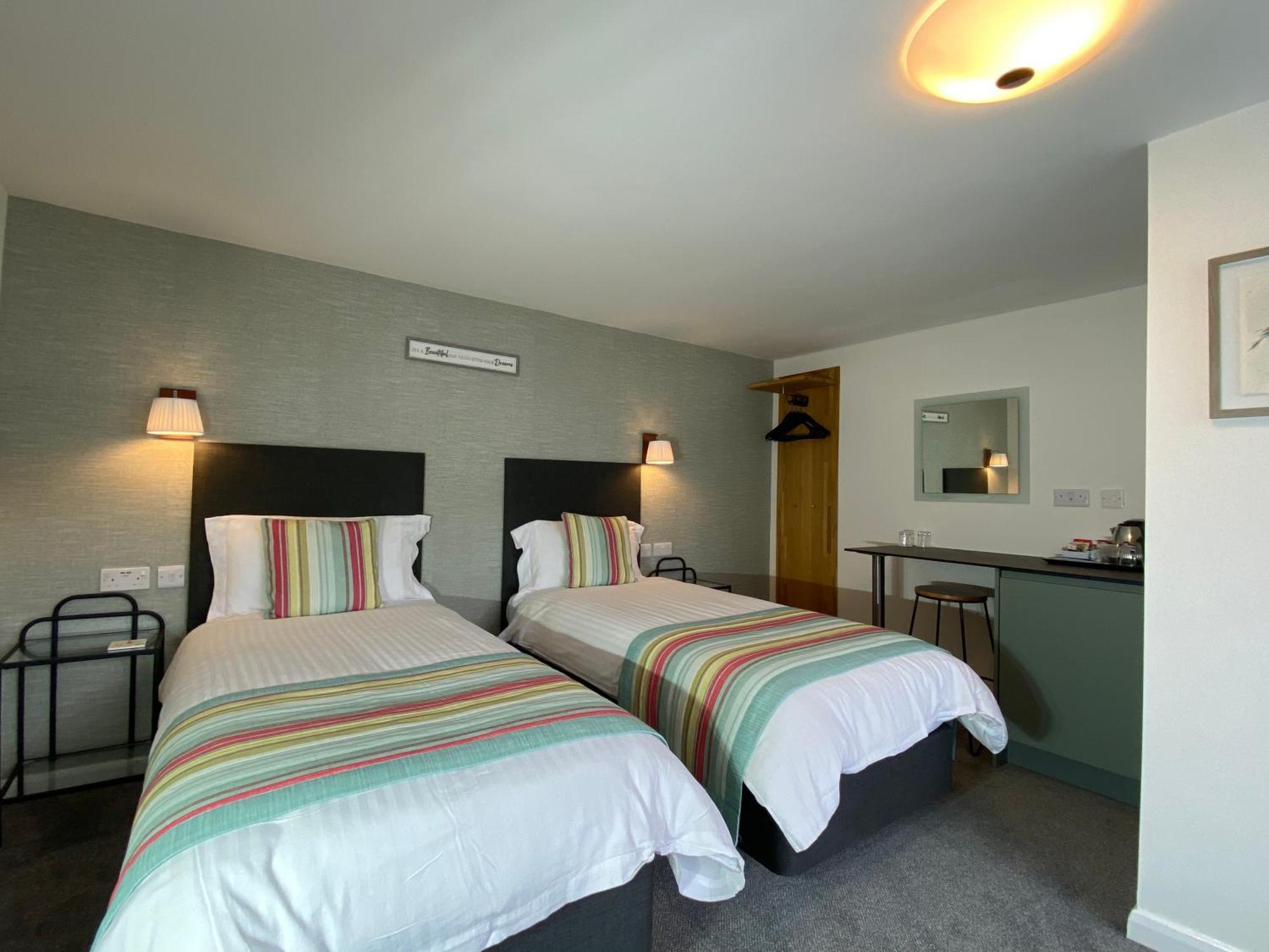 Bed and Breakfast Gordons Чеддер Экстерьер фото